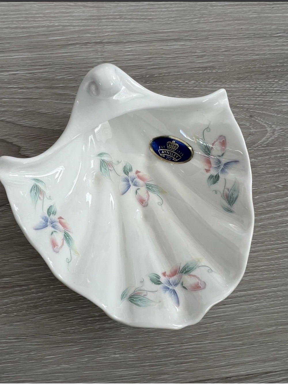Vintage Ansley shell dish for jewel made in England bone china